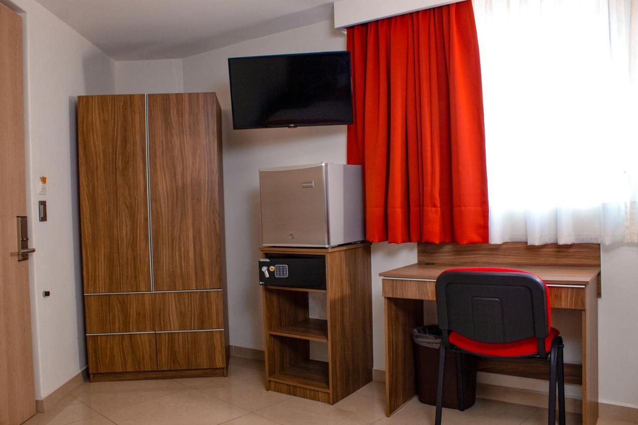 Hotel La Casa Del Reloj - Zona De Hospitales Città del Messico Esterno foto